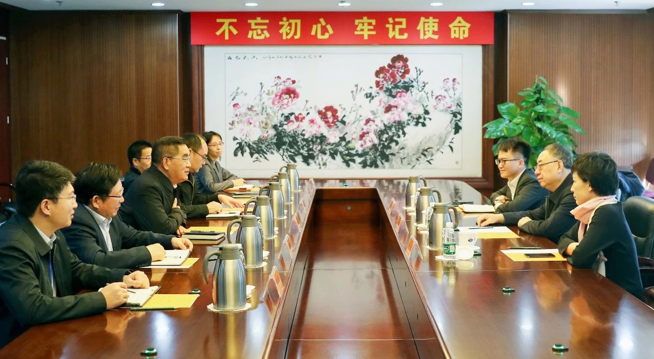 姜仁鋒會(huì)見中國(guó)國(guó)新黨委委員、總會(huì)計(jì)師劉學(xué)詩(shī) 